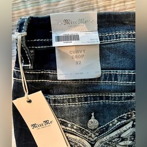 Miss Me Curvy Crop Jeans